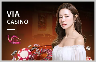 Người chơi tennis đang giao bóng